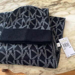 Michael kors scarf and hat set